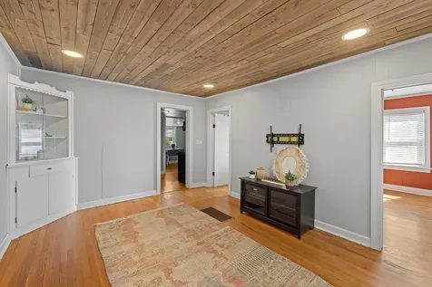 1985 Barrenridge Road Staunton VA 24401