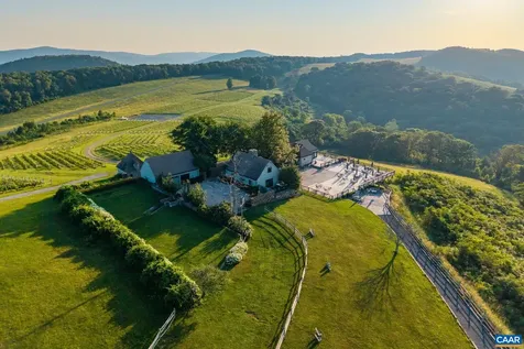 24981 Blue Ridge Parkway Vesuvius VA 24483