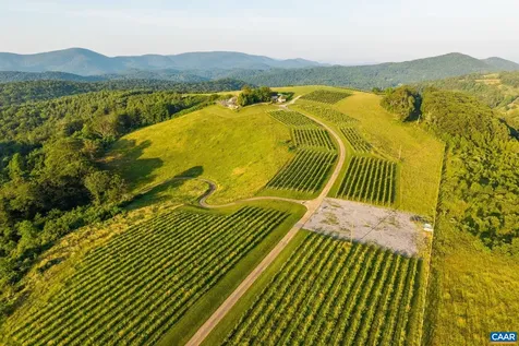 24981 Blue Ridge Parkway Vesuvius VA 24483
