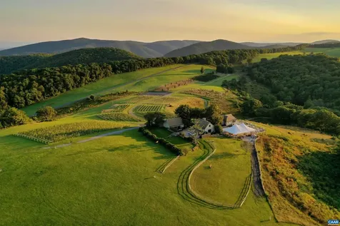 24981 Blue Ridge Parkway Vesuvius VA 24483