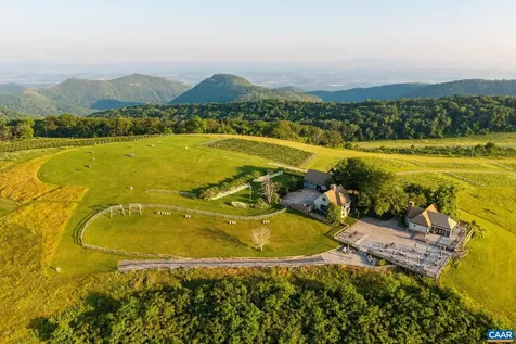 24981 Blue Ridge Parkway Vesuvius VA 24483