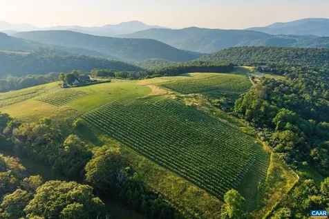 24981 Blue Ridge Parkway Vesuvius VA 24483