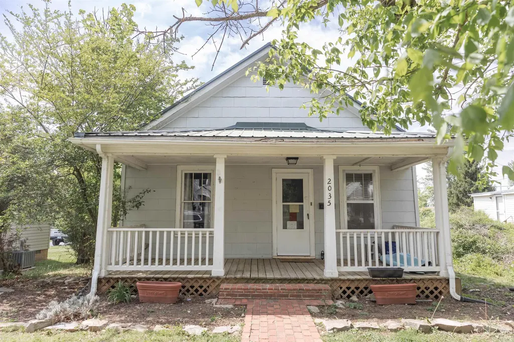 2035 Birch Avenue Buena Vista VA 24416