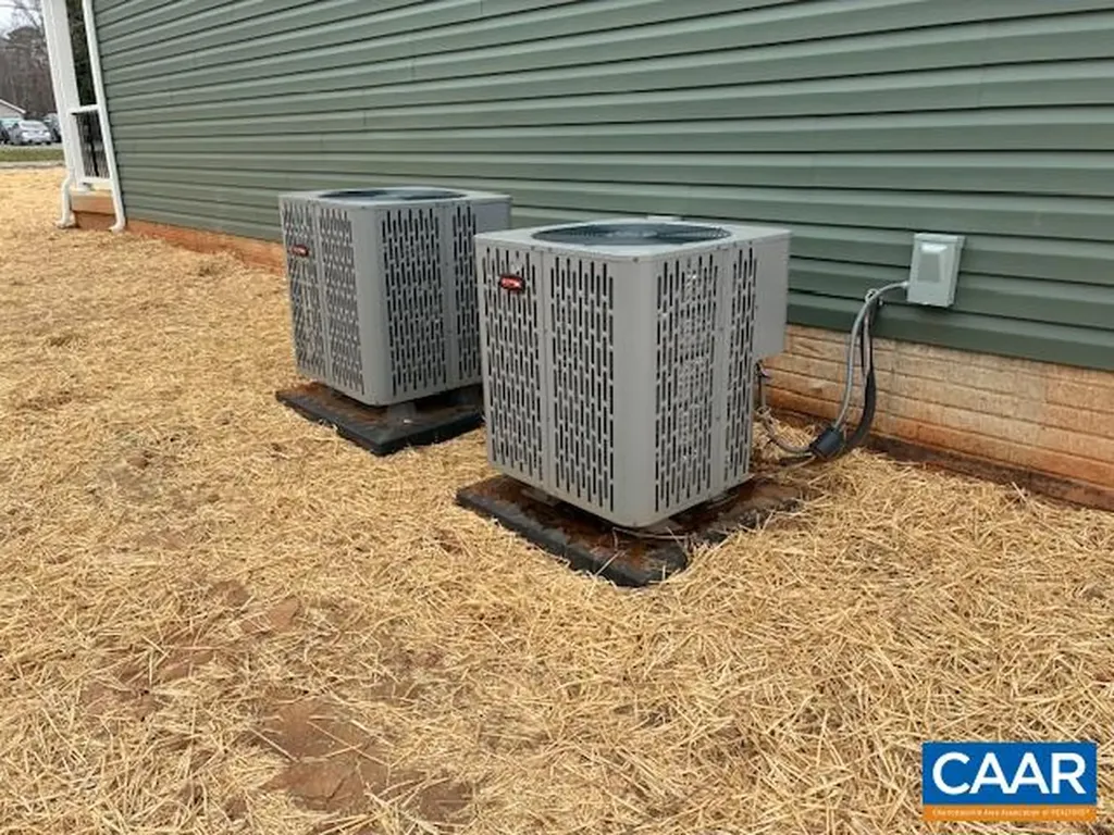 124 West Street Louisa VA 23093