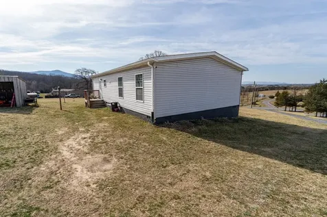 320 Cavalier Road Rileyville VA 22650