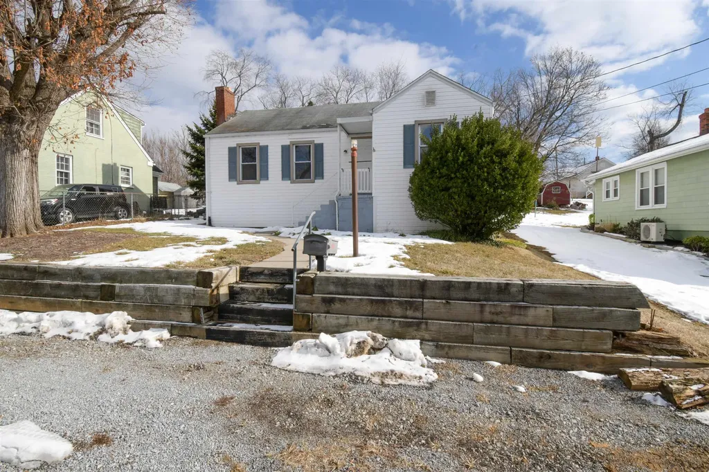 307 Austin Avenue Staunton VA 24401
