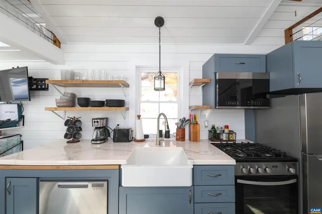 21 1 2 Old Stoney Creek Road Nellysford VA 22958