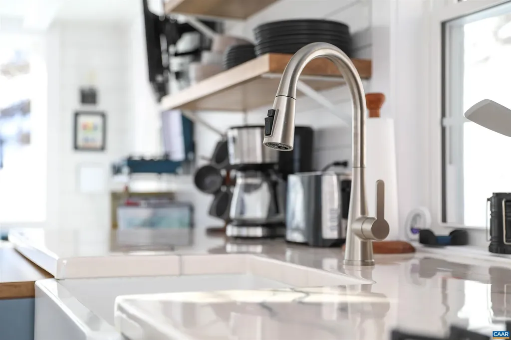 21 1 2 Old Stoney Creek Road Nellysford VA 22958