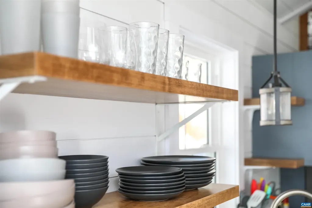 21 1 2 Old Stoney Creek Road Nellysford VA 22958