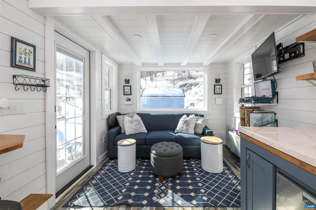 21 1 2 Old Stoney Creek Road Nellysford VA 22958