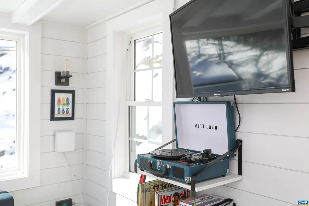 21 1 2 Old Stoney Creek Road Nellysford VA 22958