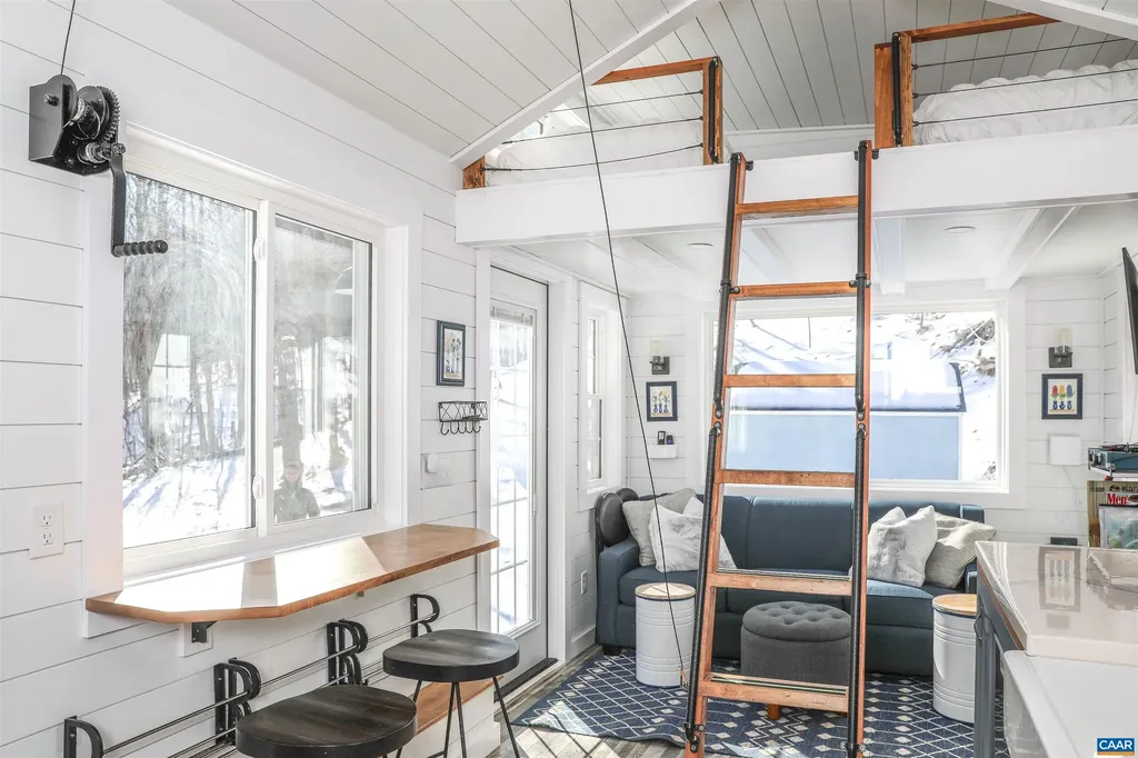 21 1 2 Old Stoney Creek Road Nellysford VA 22958