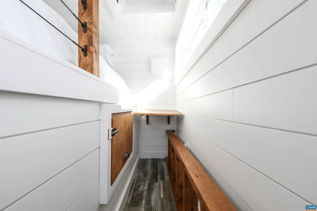 21 1 2 Old Stoney Creek Road Nellysford VA 22958