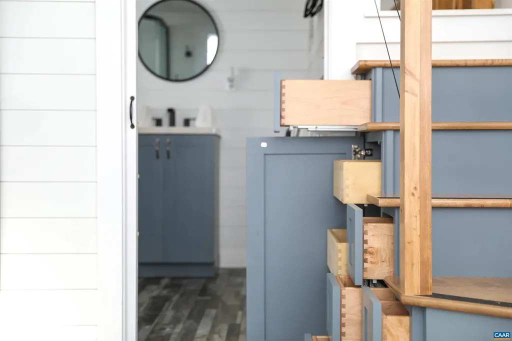 21 1 2 Old Stoney Creek Road Nellysford VA 22958