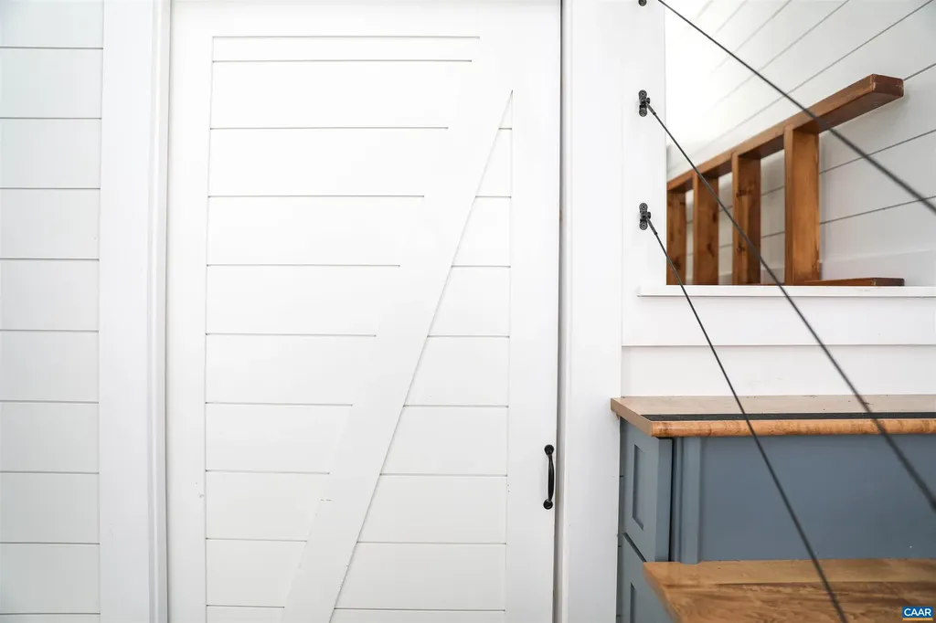 21 1 2 Old Stoney Creek Road Nellysford VA 22958