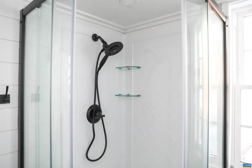 21 1 2 Old Stoney Creek Road Nellysford VA 22958