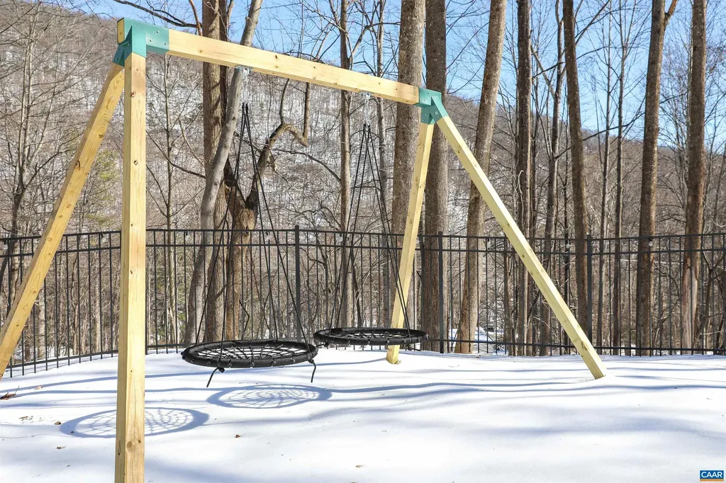 21 1 2 Old Stoney Creek Road Nellysford VA 22958