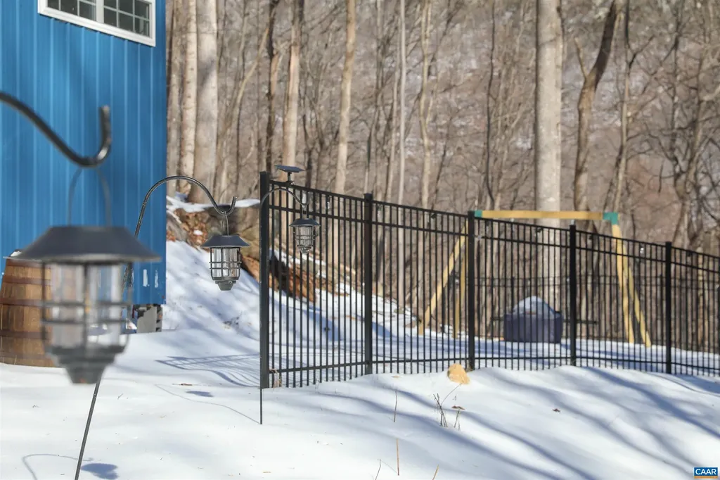 21 1 2 Old Stoney Creek Road Nellysford VA 22958