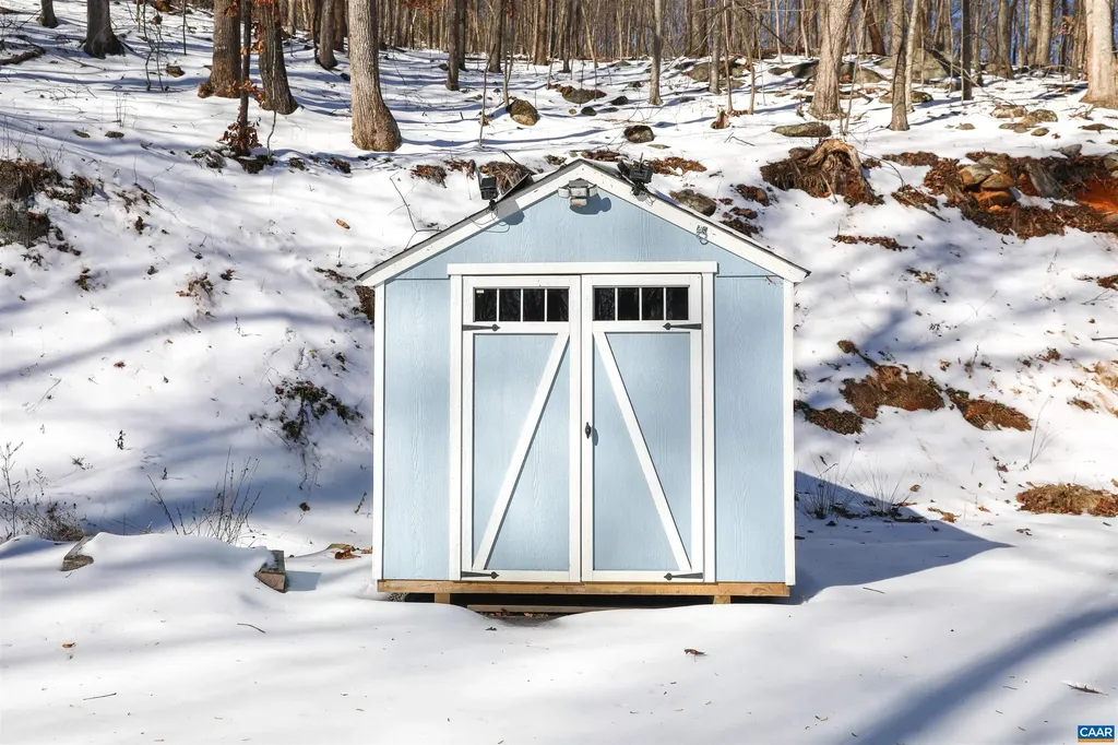 21 1 2 Old Stoney Creek Road Nellysford VA 22958