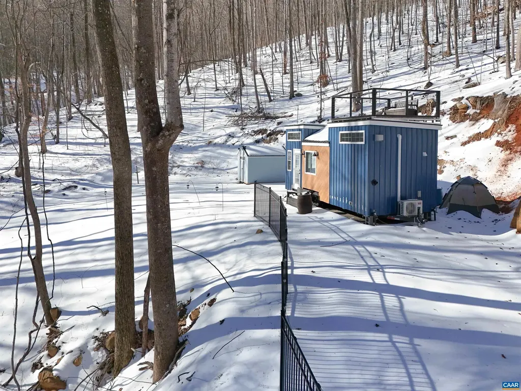 21 1 2 Old Stoney Creek Road Nellysford VA 22958