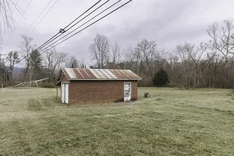 555 Arnolds Valley Road Natural Bridge Station VA 24579