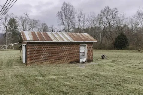 555 Arnolds Valley Road Natural Bridge Station VA 24579
