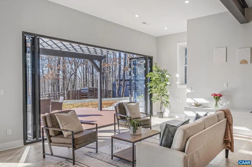 453 Rocky Hollow Road Charlottesville VA 22911