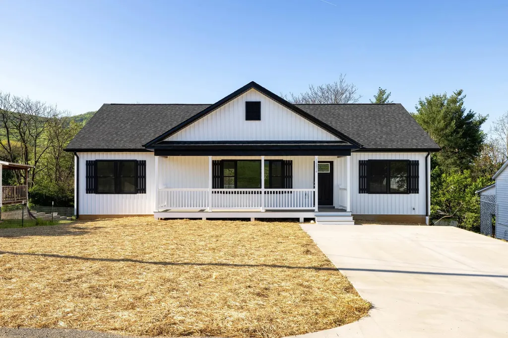 16854 Summit Avenue E Elkton VA 22827