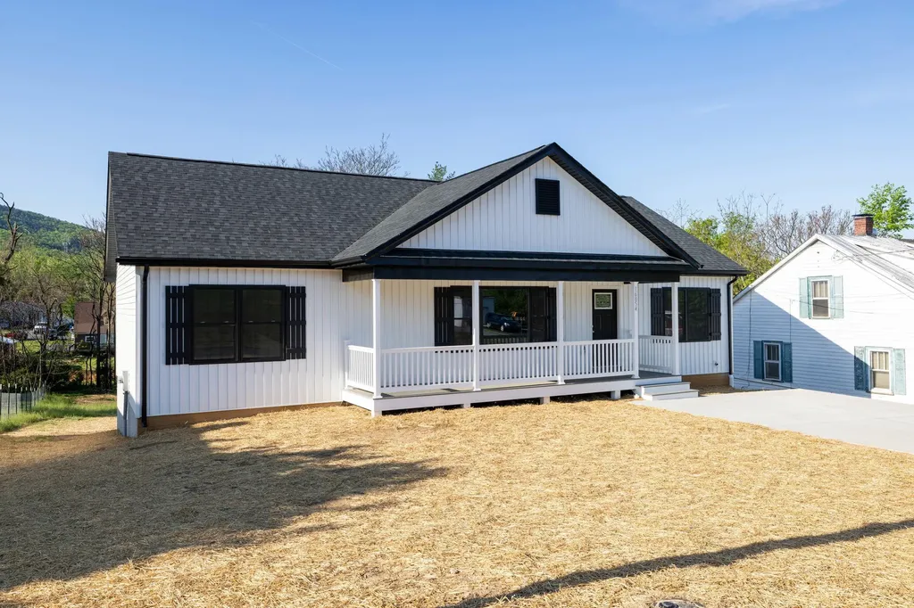 16854 Summit Avenue E Elkton VA 22827