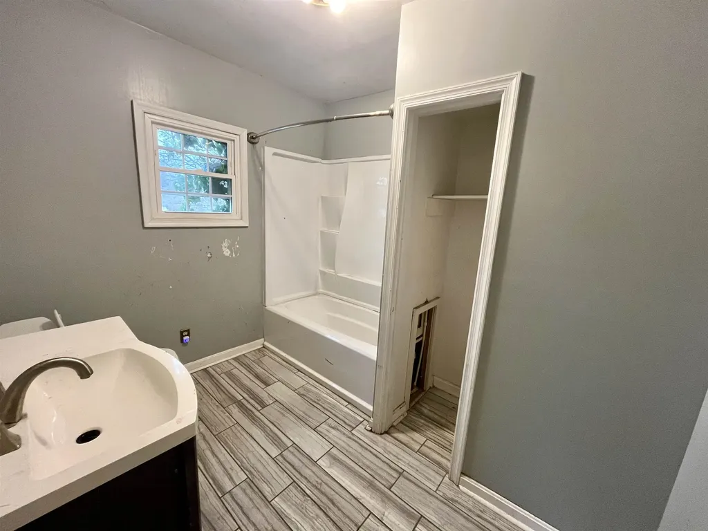 605 W Baker Street W Gordonsville VA 22942