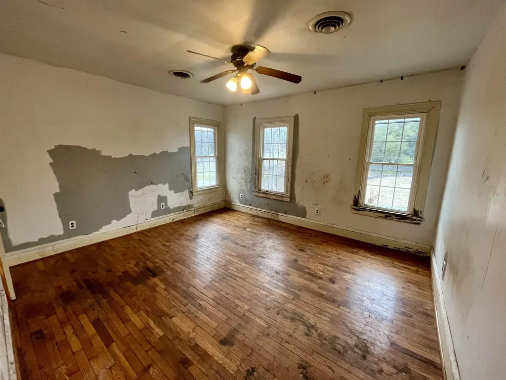 605 W Baker Street W Gordonsville VA 22942