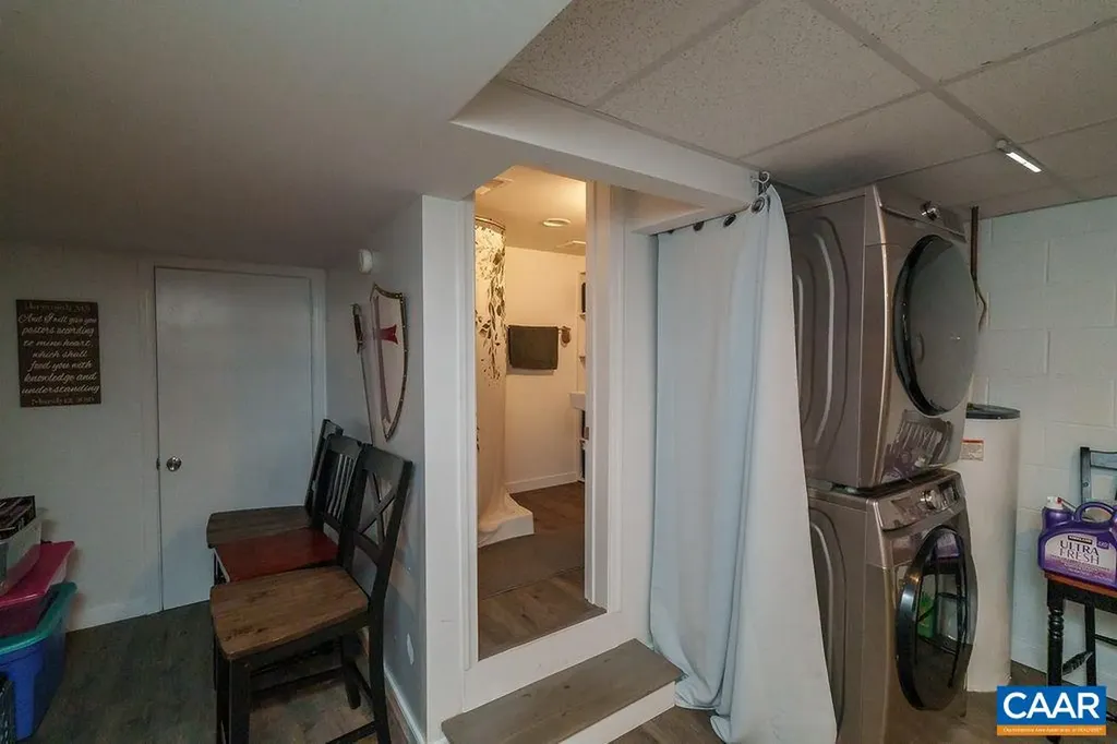 6920 Albevanna Spring Road Scottsville VA 24590