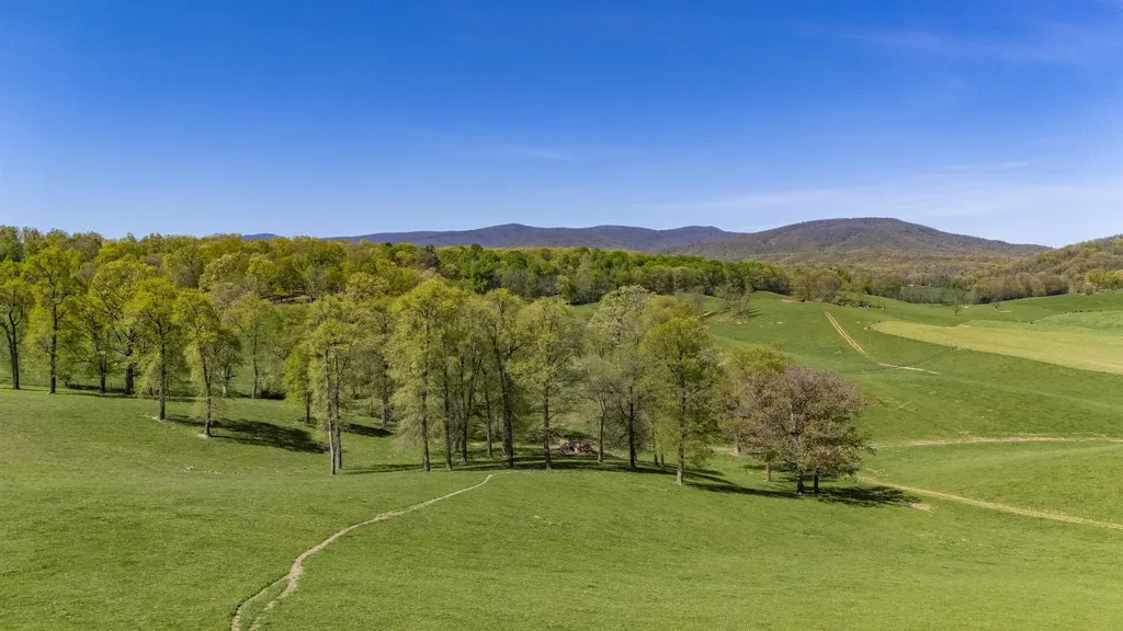 612 Dryden Road Churchville VA 24421