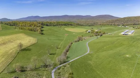 612 Dryden Road Churchville VA 24421