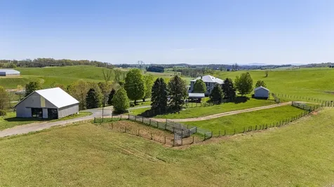 612 Dryden Road Churchville VA 24421