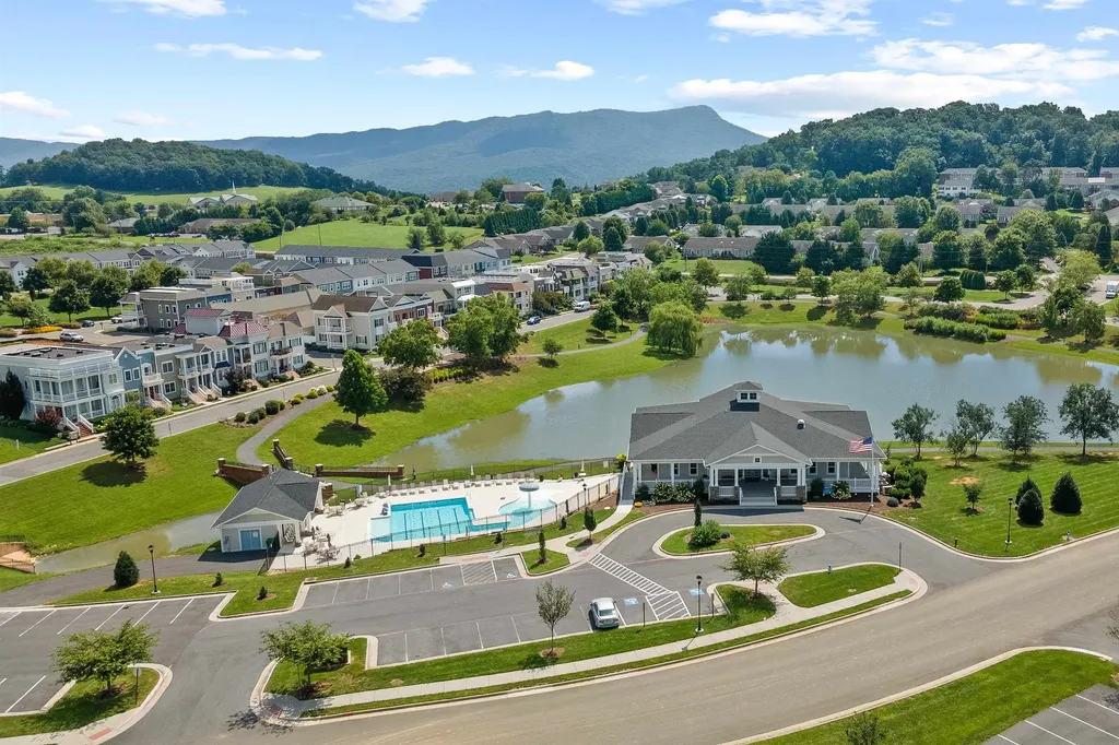 3263 Charleston Boulevard Rockingham VA 22801