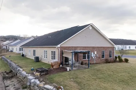 231 Freemont Circle Broadway VA 22815