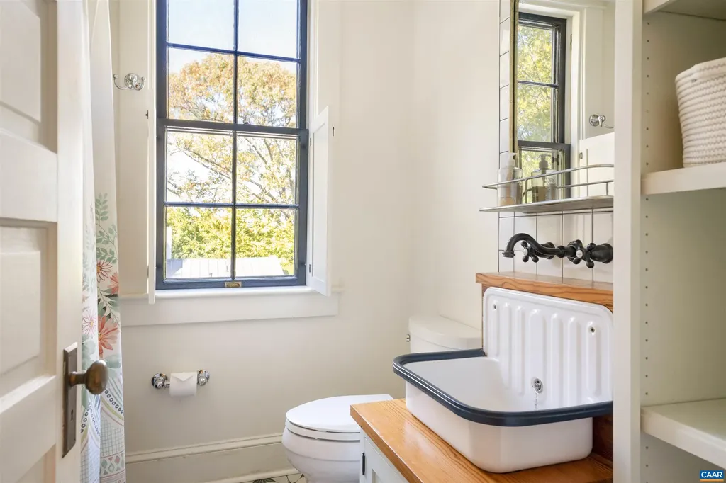 1535 Dairy Road Charlottesville VA 22903