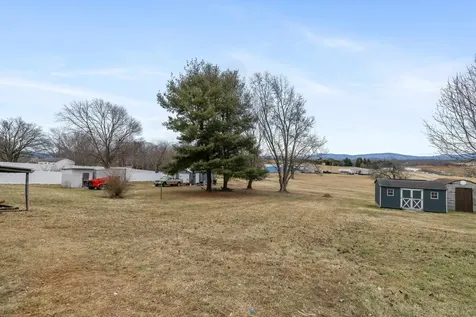 372 Frontier Drive Staunton VA 24401