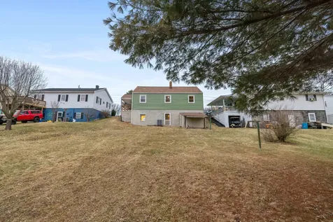 372 Frontier Drive Staunton VA 24401