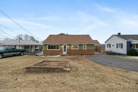 372 Frontier Drive Staunton VA 24401