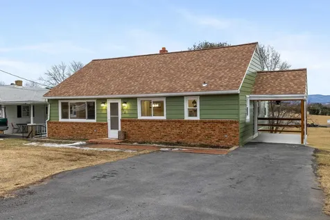 372 Frontier Drive Staunton VA 24401