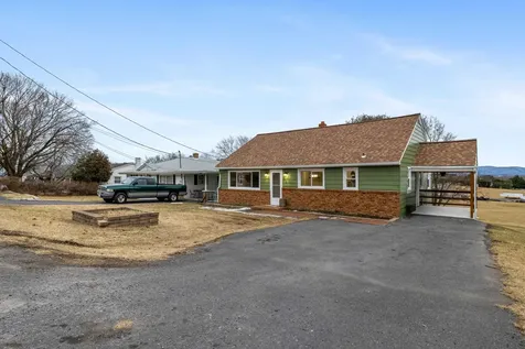 372 Frontier Drive Staunton VA 24401