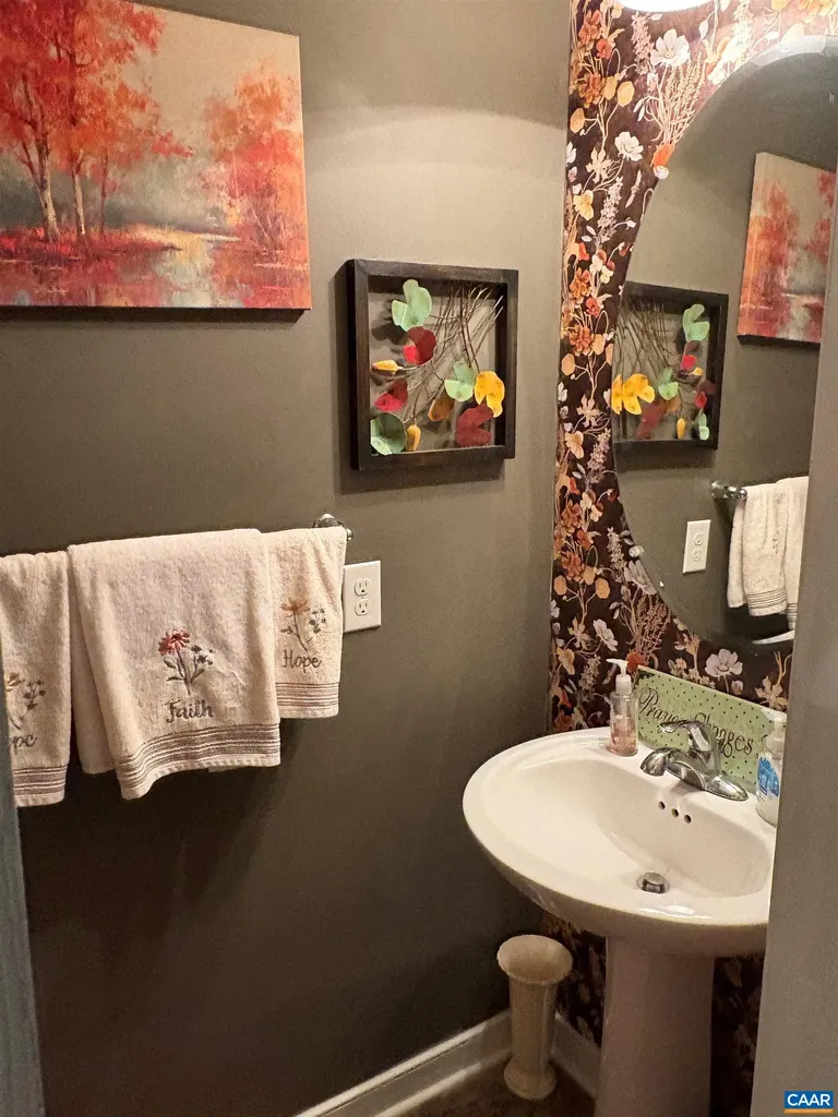 496 Boxwood Lane Palmyra VA 22963