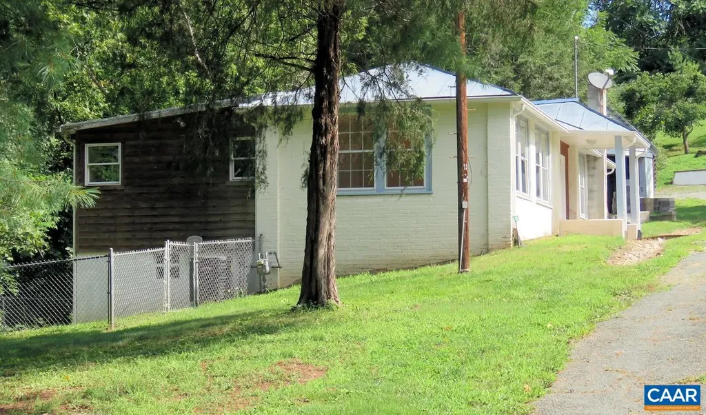 730 Canal Street Scottsville VA 24590