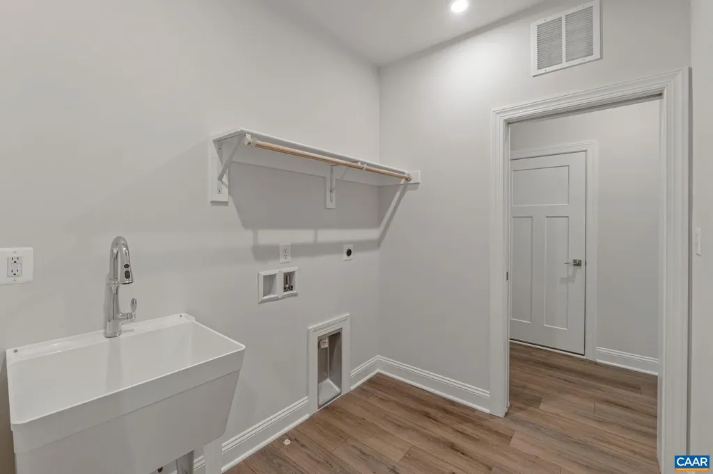15 Palmer Place Zion Crossroads VA 22942