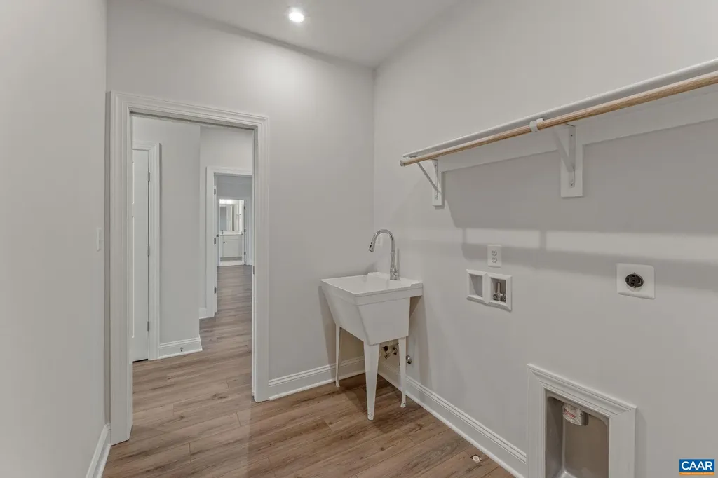 15 Palmer Place Zion Crossroads VA 22942
