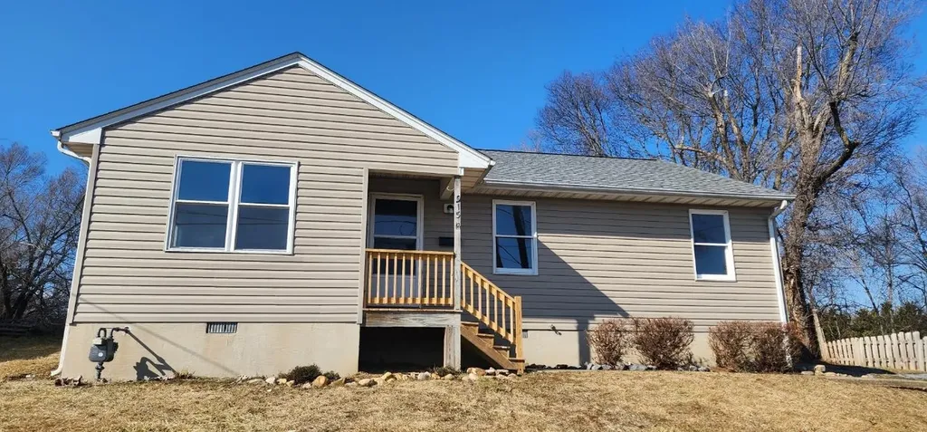 915 Grayson Avenue Waynesboro VA 22980