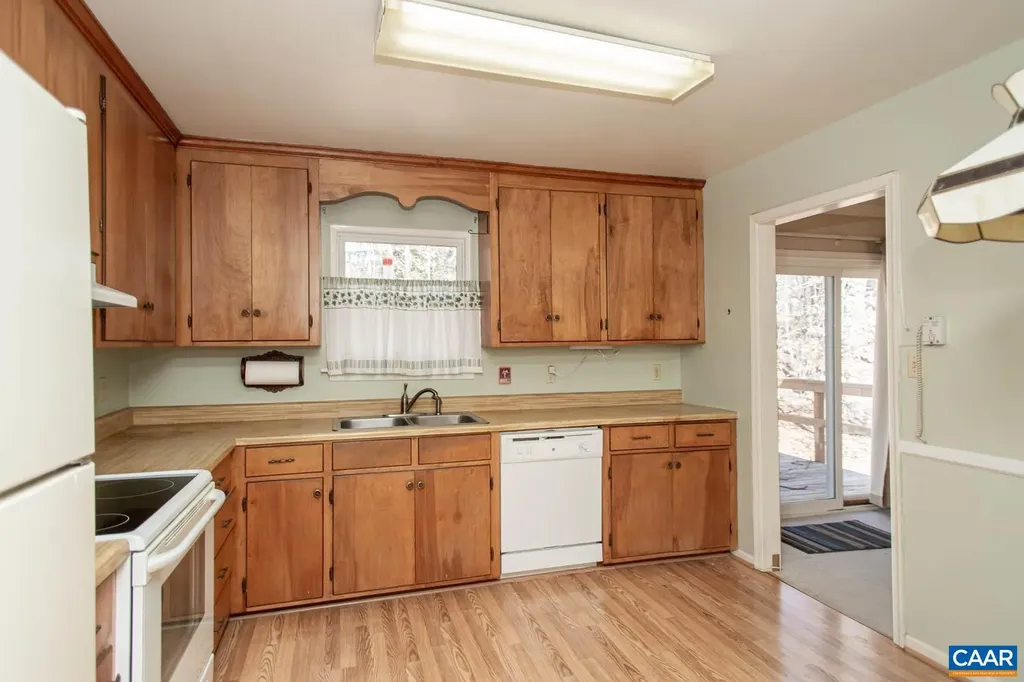 207 Pineridge Lane Charlottesville VA 22911