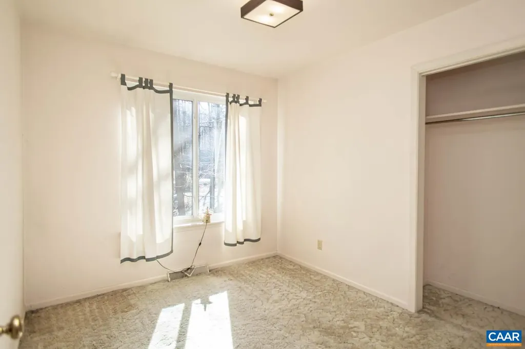 207 Pineridge Lane Charlottesville VA 22911